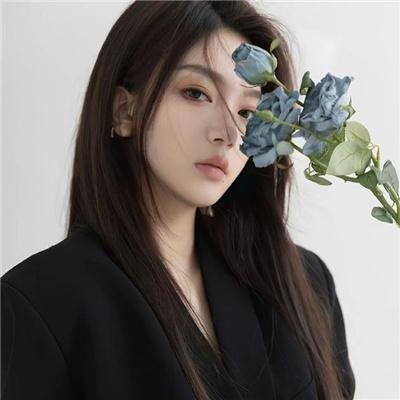 出狱后，她被墨少宠上天